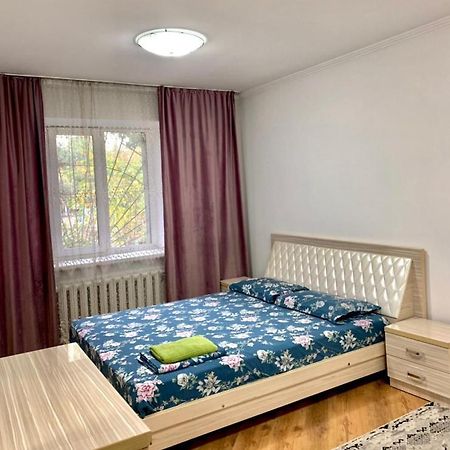 Apartment On Toktogula Бішкек Екстер'єр фото