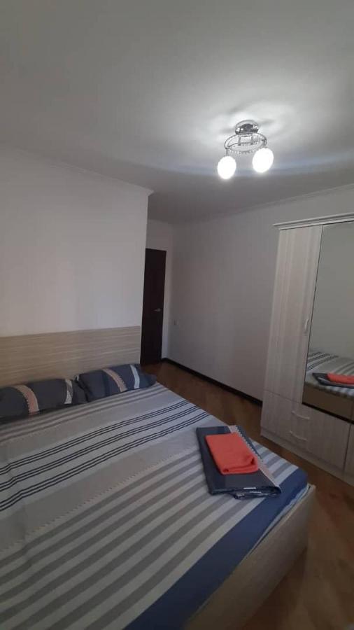 Apartment On Toktogula Бішкек Екстер'єр фото