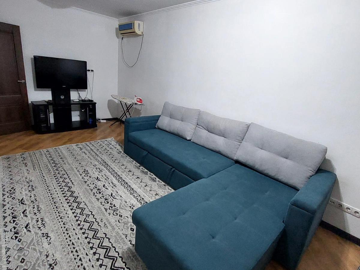 Apartment On Toktogula Бішкек Екстер'єр фото